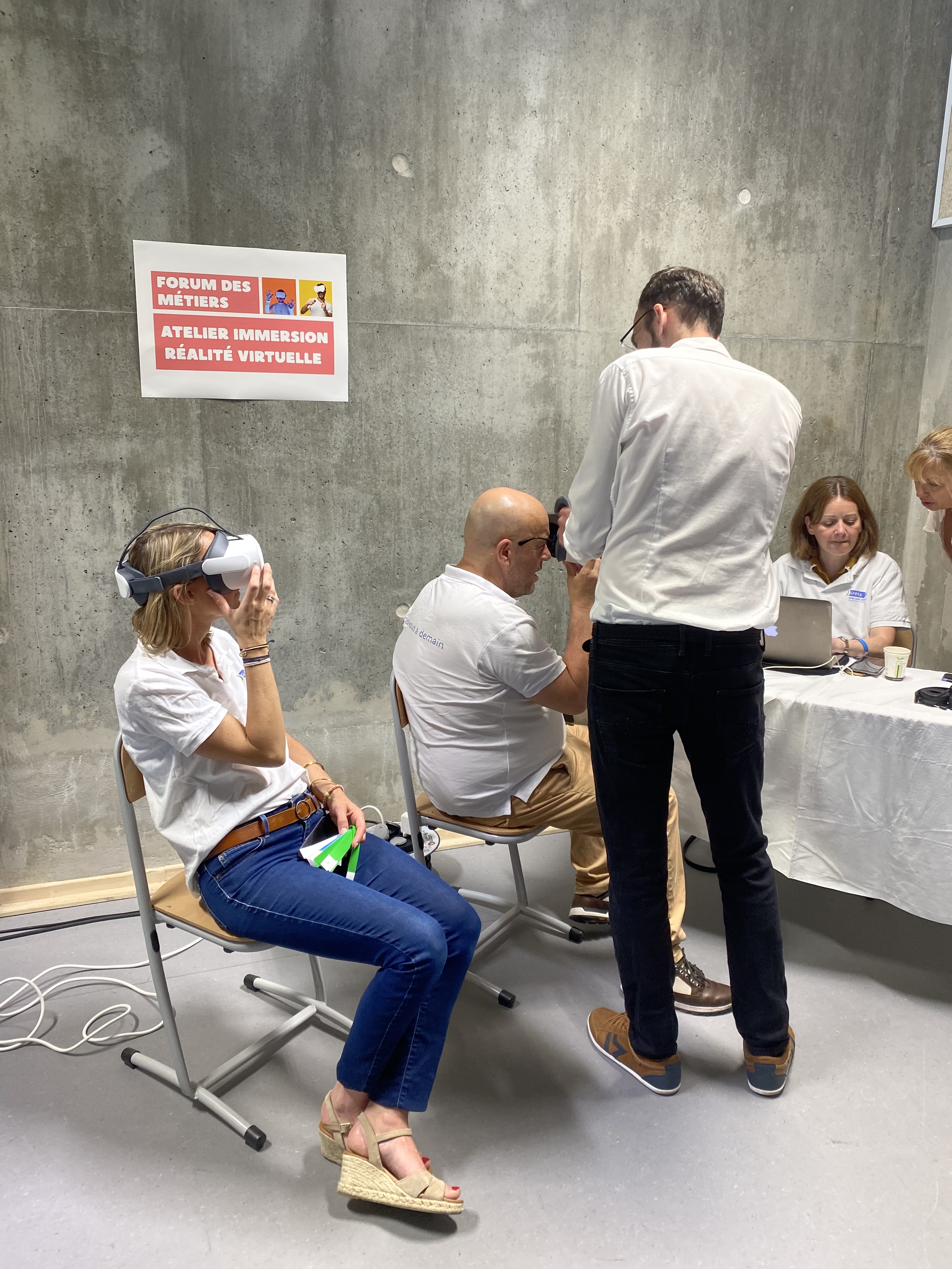 Séance de démonstration Métiers360 auprès de professionnels